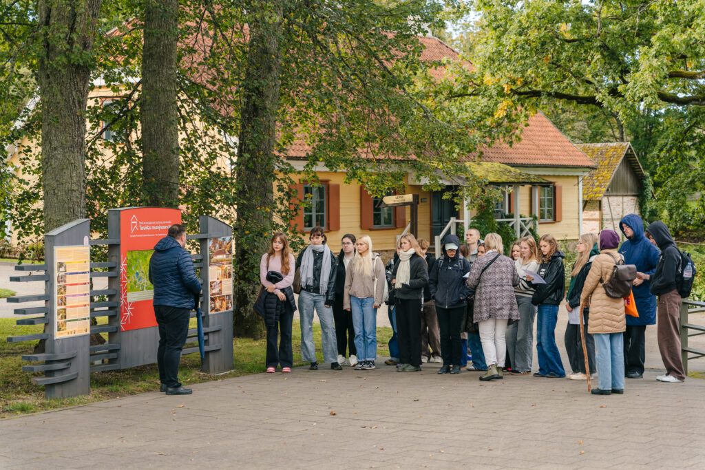 12 Klase Dainu Kalns 3