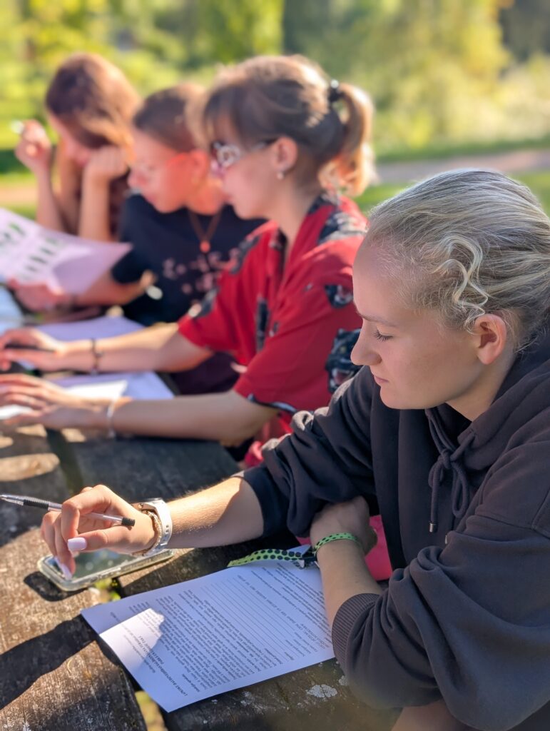 Pxl 20250905 072719785.portrait